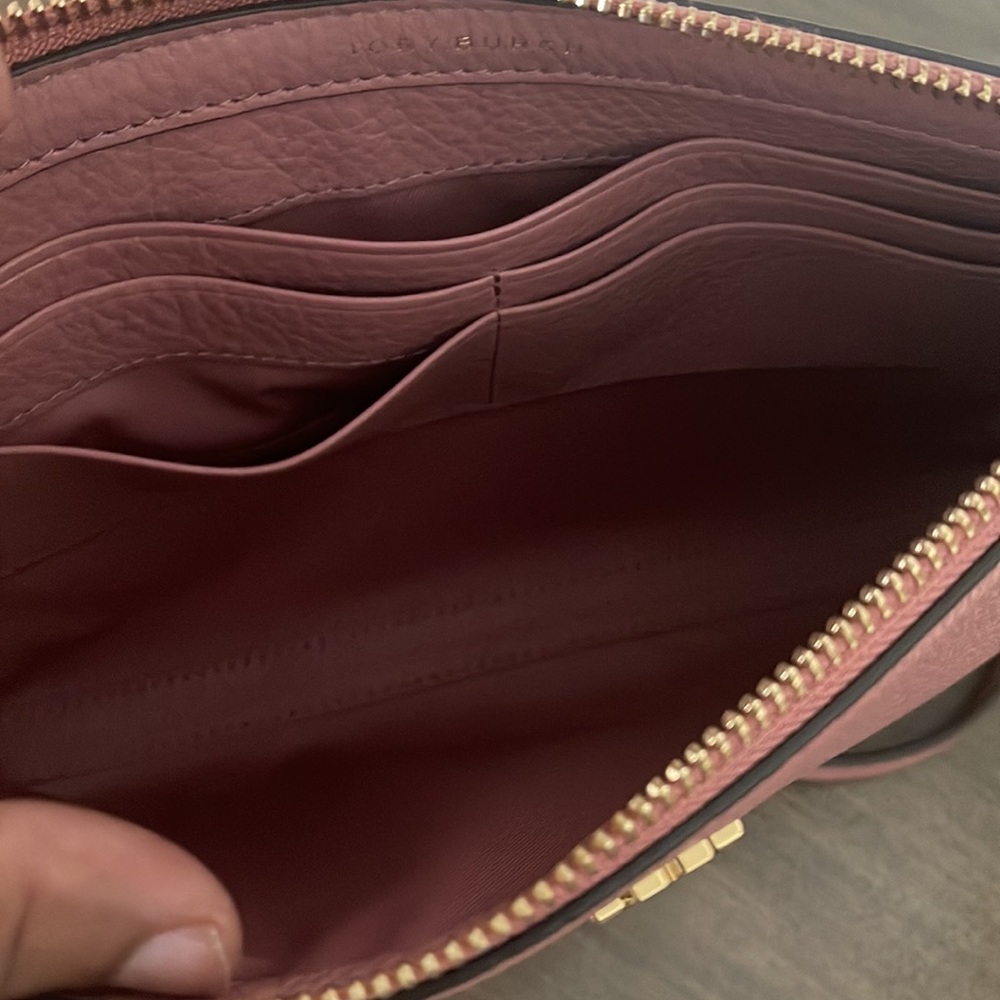 Brand new Tory Burch crossbody - Picture 5 of 8